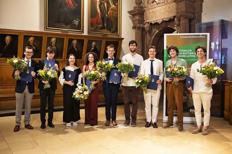 Gruppenfoto der Preisträgerinnen und Preisträger des Bach-Wettberbs 2024