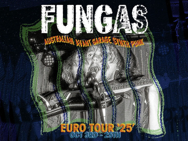 Ein Plakat zeigt das unscharfe Foto eines Sängers mit E-Gitarre.