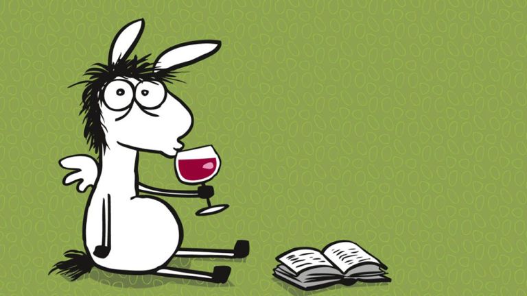 Zeichnung des durstigen Pegasus, der, mit einem Buch vor sich, auf dem Boden sitzt und aus einem Glas Rotwein trinkt