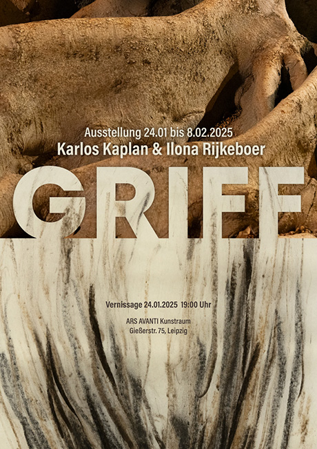 Das Plakat zur Ausstellung zeigt Strukturen von Wurzeln und aufgeschnittenem Holz.