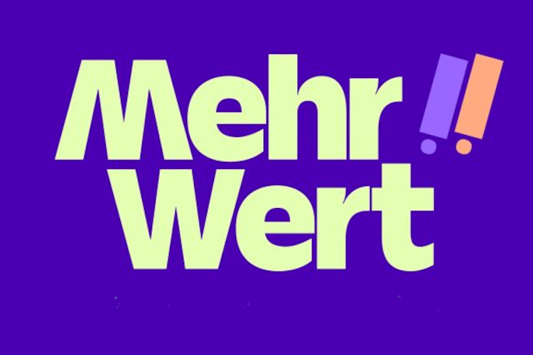 Auf der Grafik zum Festival ist "Mehr Wert!!" zu lesen.