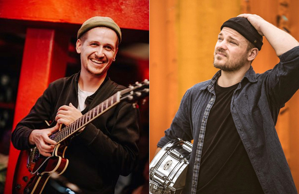 Zwei Fotos der Musiker mit ihren Instrumetnen nebeneinander