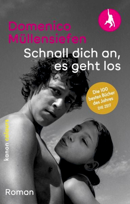 Das Buchcover zeigt ein junges Paar im Sommer vor fast wolkenlosem Himmel.