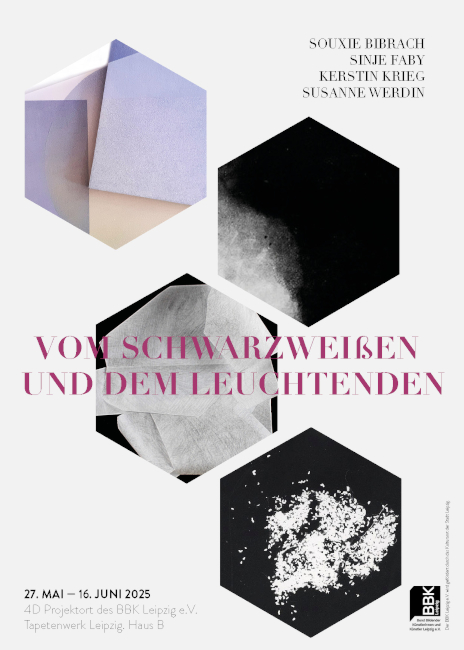 Das Plakat zur Ausstellung zeigt vier fünfeckige Ausschnitte von Arbeiten der vier beteiligten Künstlerunnen.